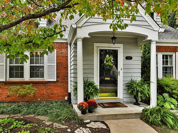 3rd image of 1015 Sylvan Pl