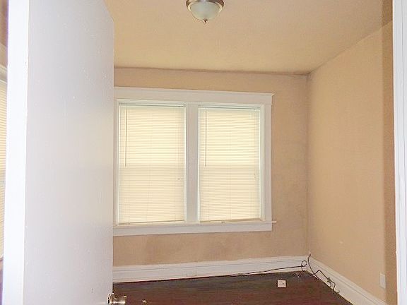 3rd image of 4954 Chippewa St APT 2W