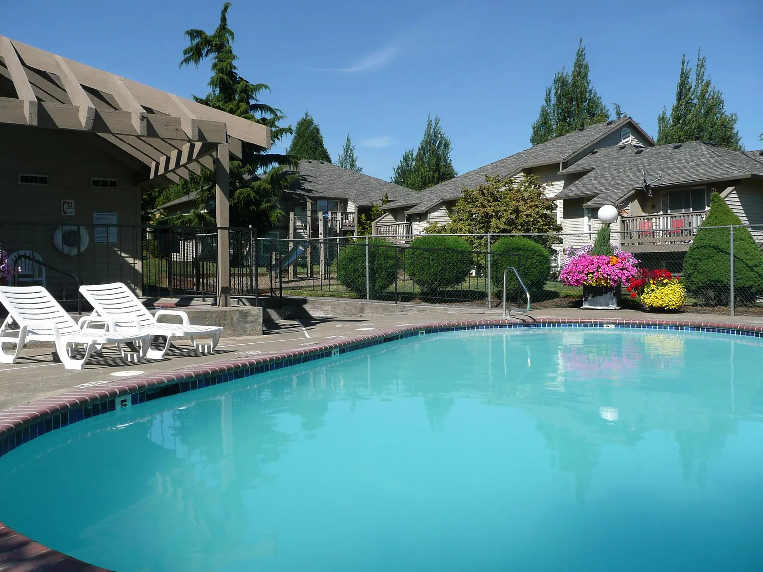 2 bed, 900 sqft, $1,399 — Photo 2