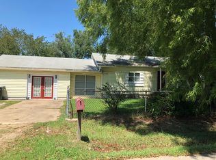 301 E Oak St, Skiatook, OK 74070