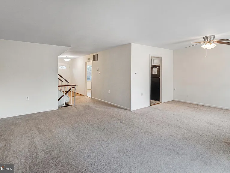 11337 Cromwell Ct — Photo 2