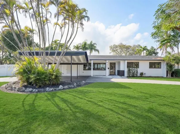 8201 SW 151st St, Palmetto Bay, FL 33158