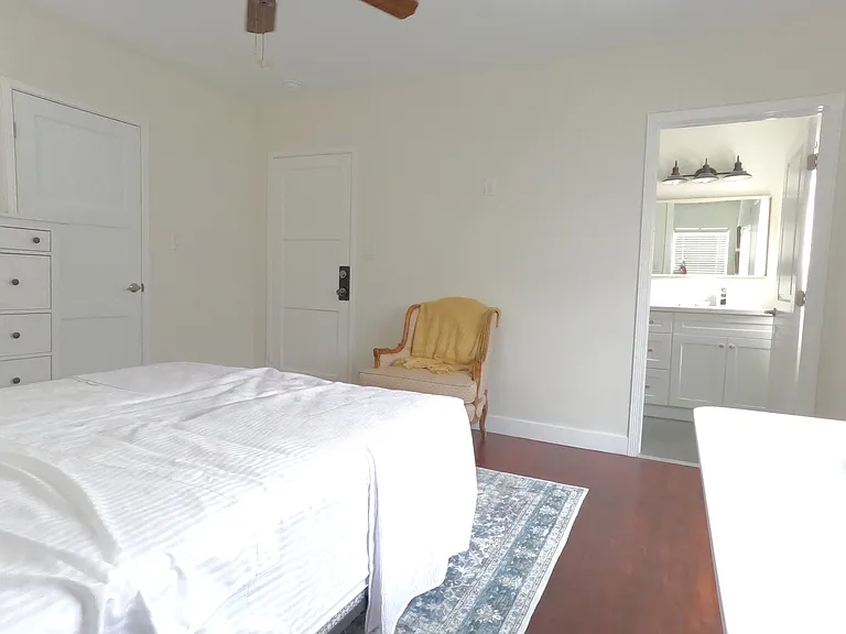 2421 Alcazar St — Photo 14