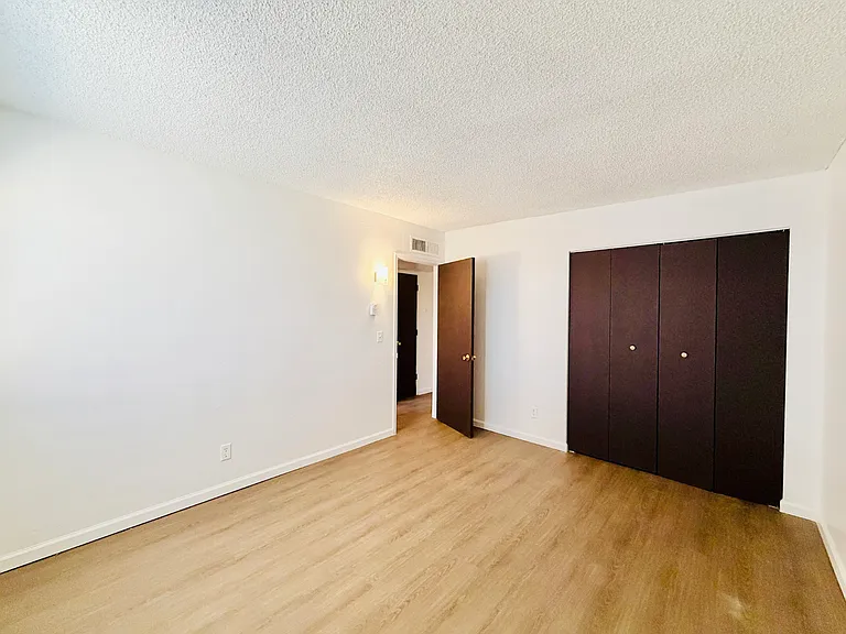 Santa Cruz Apartments - Studios, 1 Bedroom and 2 Bedrooms with Pool! — Photo 34