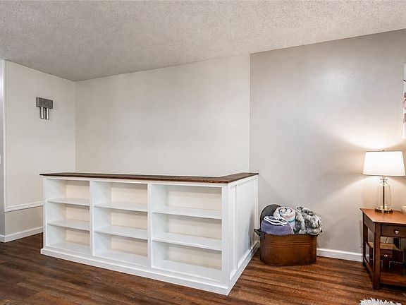 4th image of 104 Clubhouse Dr
