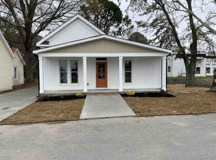 323 E Dundee St, Smithfield, NC 27577