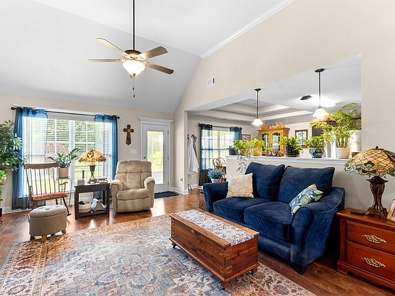 4th image of 406 Stonebrook Cir