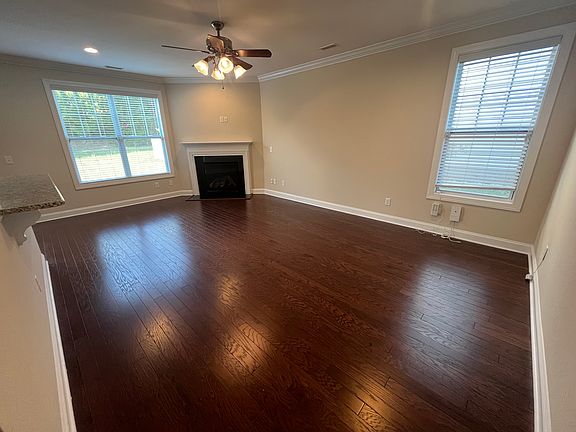 living room (1st floor)