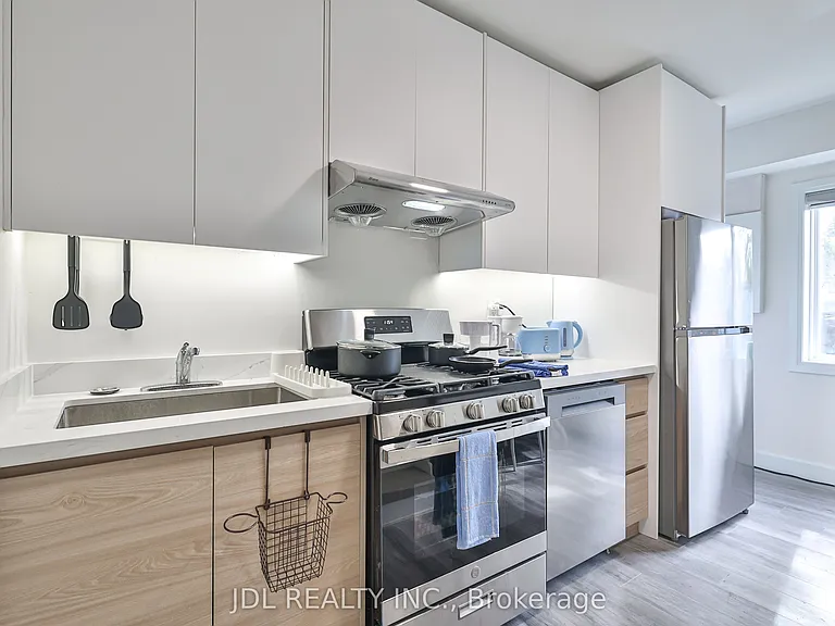 5 Sorauren Ave #7 — Photo 19