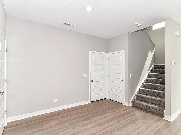 1936 Rowena Ln — Photo 12