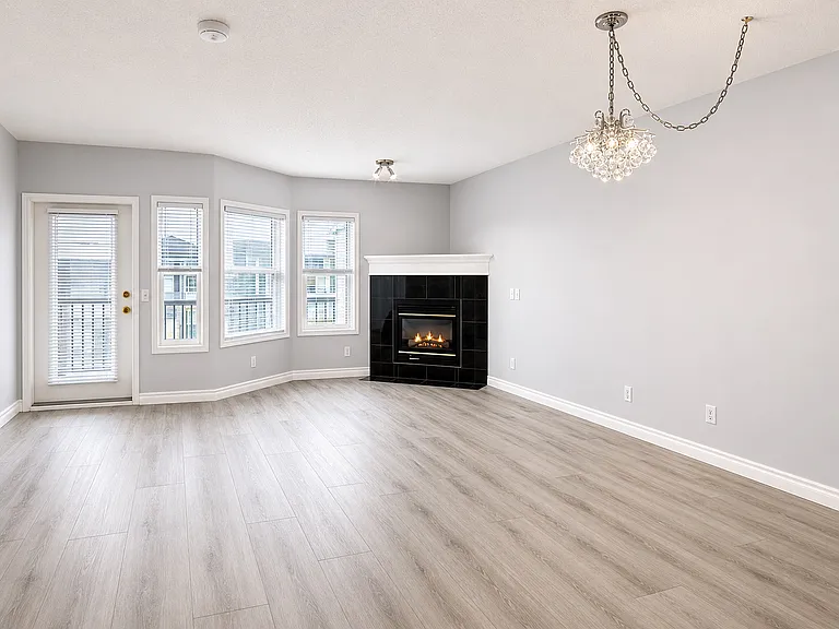 628 56th Ave SW #204 — Photo 4