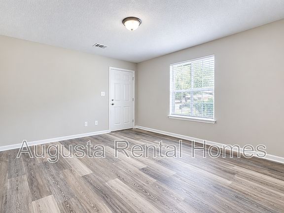 2nd image of 37 Conifer Ct
