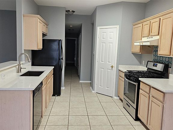 2nd image of 2241 Ada Ln