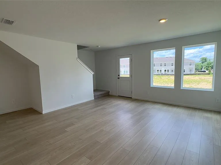 831 Lynx — Photo 3