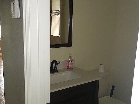 4th image of 1009 Pioneer Dr