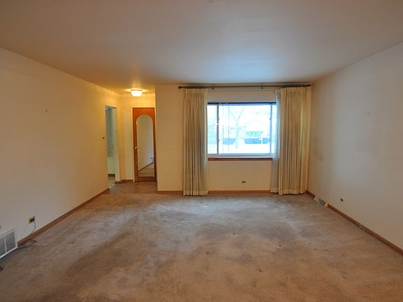 3rd image of 9108 S Emerald Ave