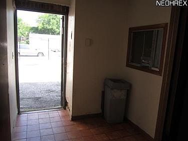 4th image of 11512 Superior Ave