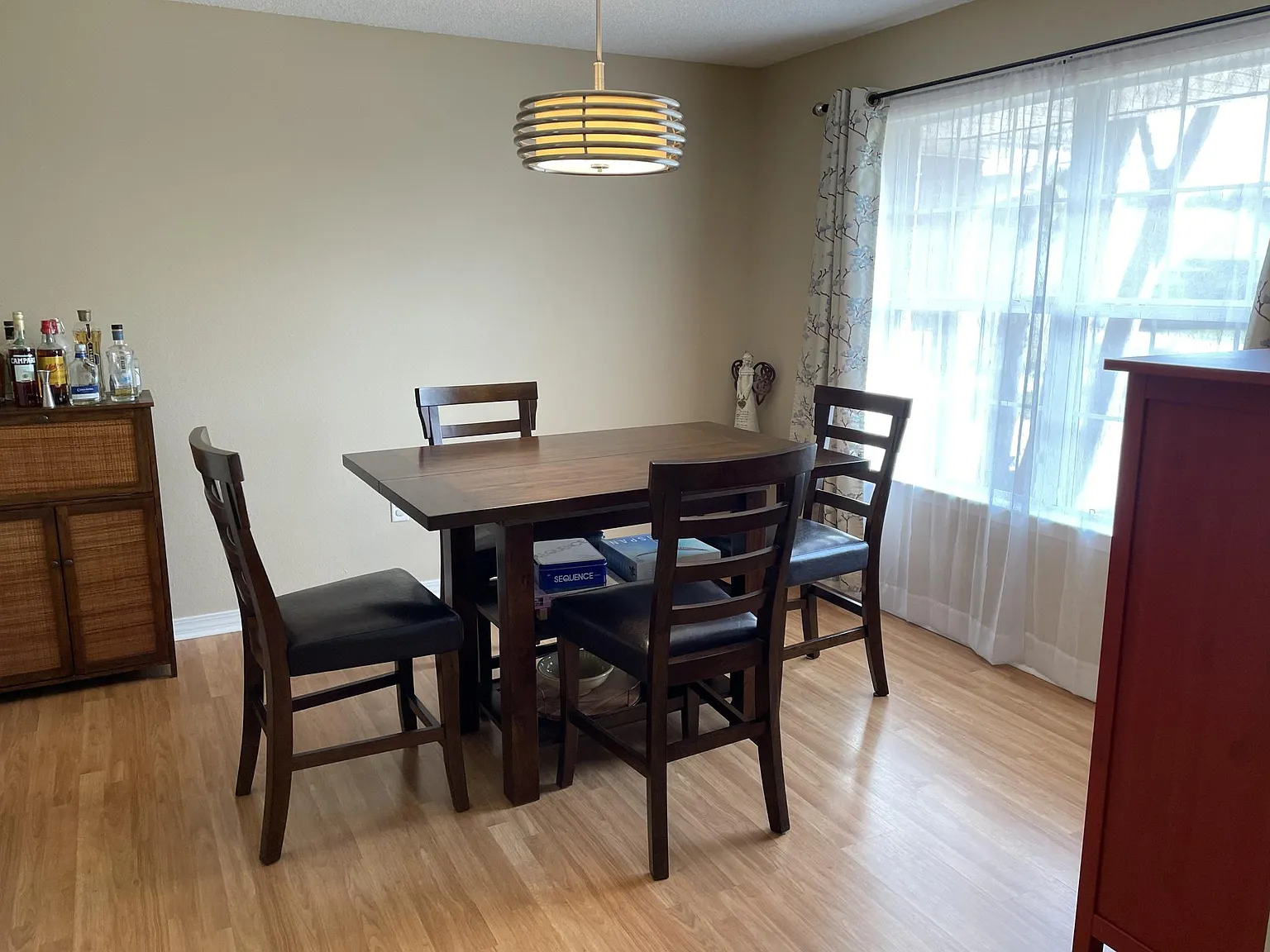 4 bed, 2410 sqft, $2,800 — Photo 2