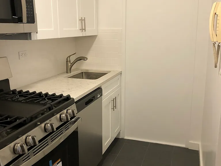 511 E 80th St #3K — Photo 10