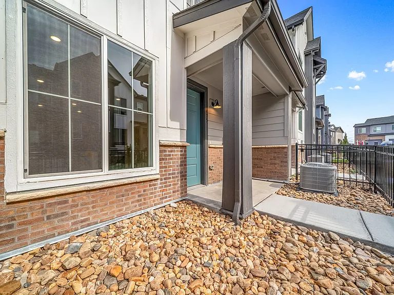 475 Millwall Cir — Photo 4