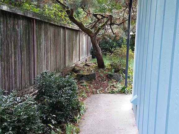 2nd image of 1328 NW Dubois Ct