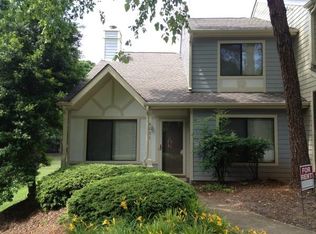 4051 N Course Dr, Charlotte, NC 28277