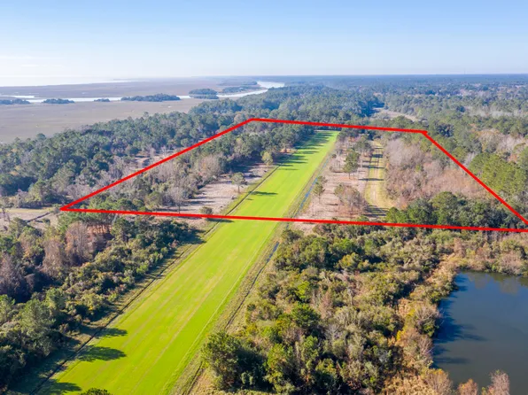 1007 Morants Point Rd, Mc Clellanville, SC 29458