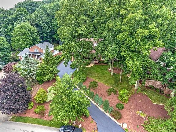 3rd image of 4615 Windbrook Dr