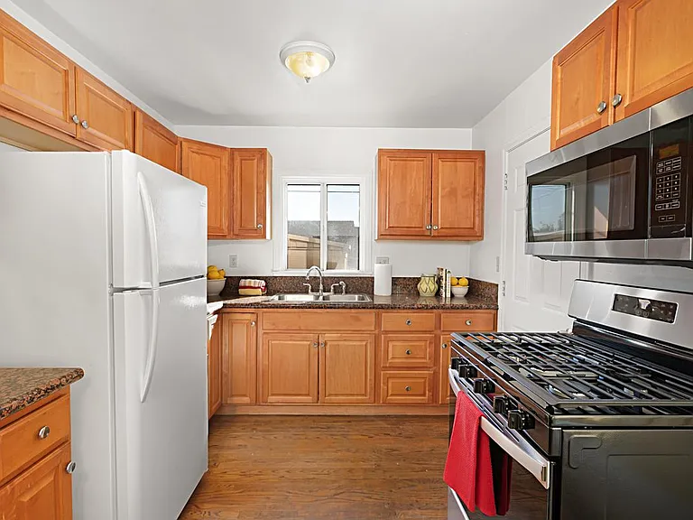 3004 Fairmount Ave — Photo 9