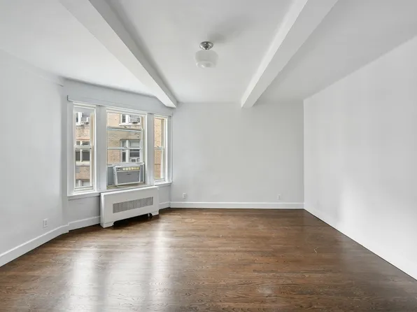 24 Fifth Avenue image 1 of 18