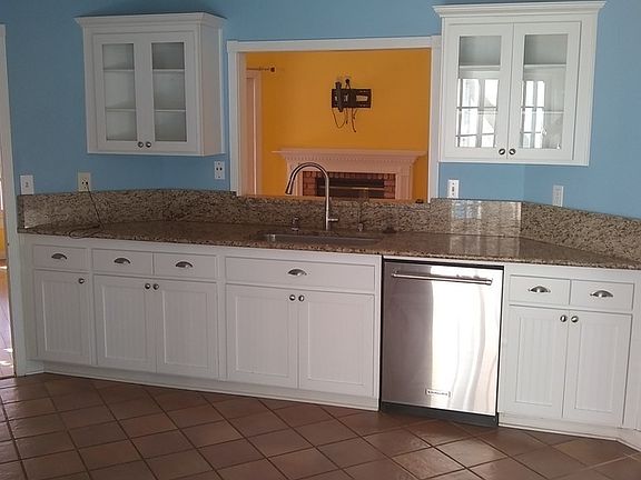 3rd image of 749 Sunningdale Dr