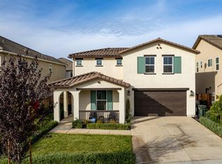 1077 Sardinia Dr, Salinas, CA 93905