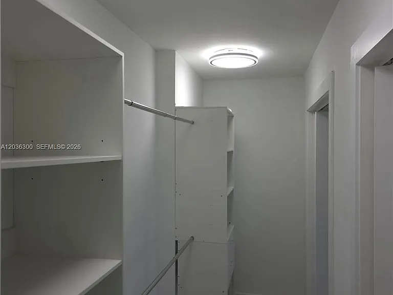 1565 Thumb Point Dr — Photo 33