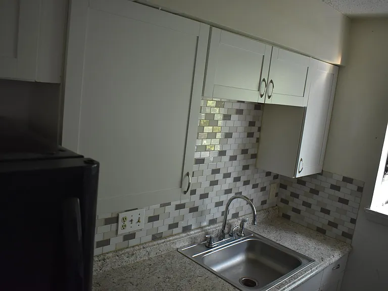 1907 W Loop #D — Photo 13