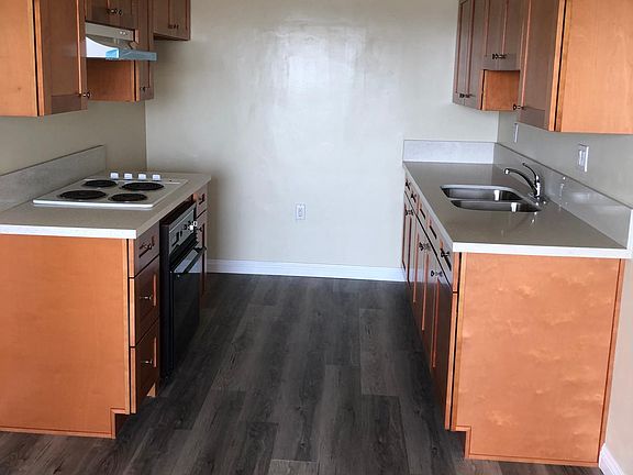 3rd image of 1740 College View Dr #5