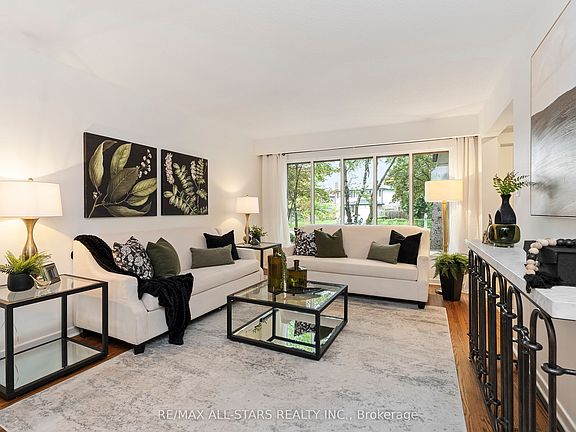 3rd image of 11 Gillbank Cres