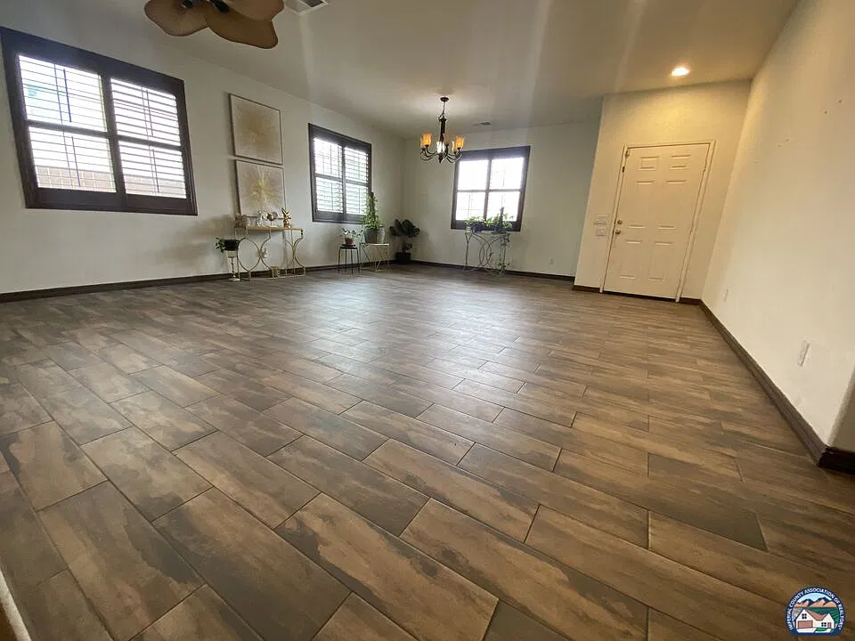 5 bed, 4.0 bath, 2761 sqft, $2,850 — Photo 4