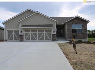 18513 W 194th St, Spring Hill, KS 66083