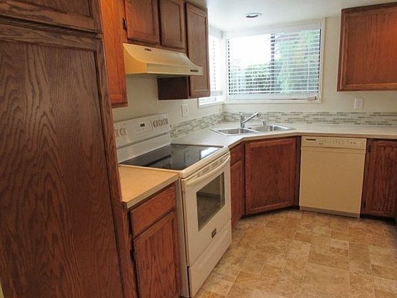 4th image of 15141 Sunwood Blvd #Ee21