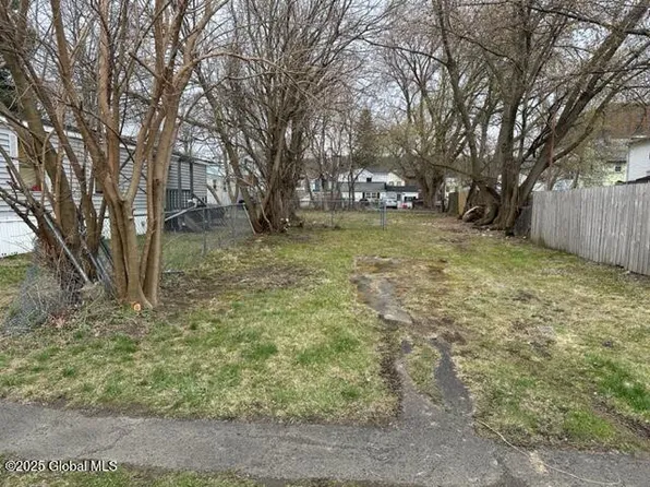 768 1st Avenue, Troy, NY 12182