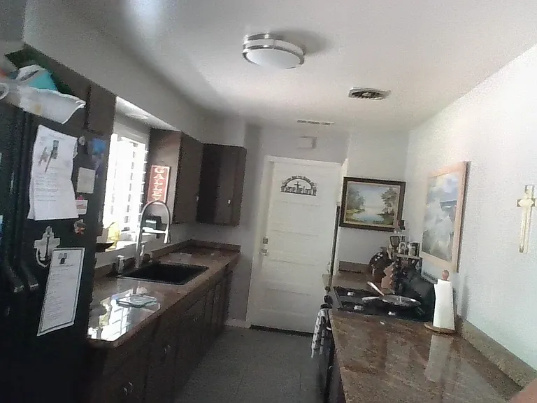 225 Pomona Ave — Photo 3