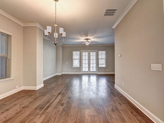 5th image of 1048 Moorewood Ln SE