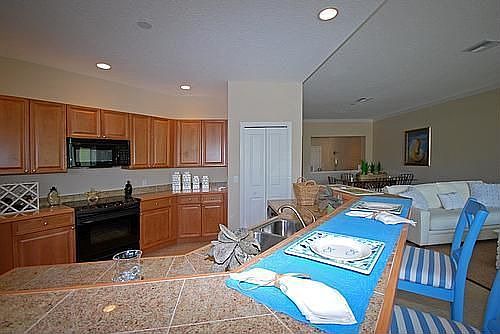 Kitchen with Bar