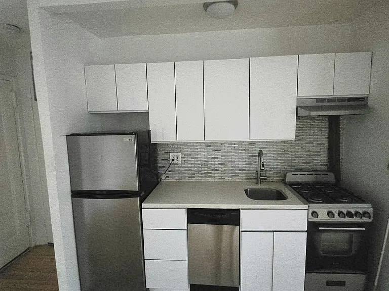 88-11 34th Ave #6N — Photo 1
