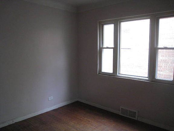 5th image of 11351 S Washtenaw Ave