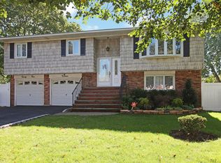 2414 Prince St, Bellmore, NY 11710