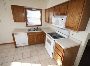 408 E Pleasant View Dr, Des Moines, IA 50315