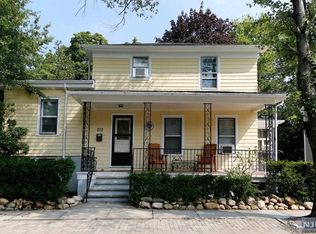 212 Walnut St, Northvale, NJ 07647