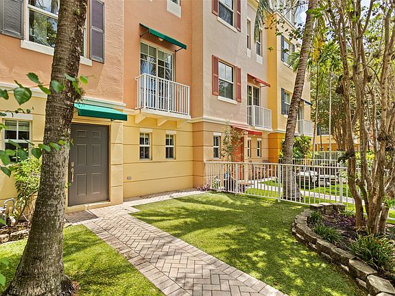 2nd image of 530 NE 7th Avenue #1