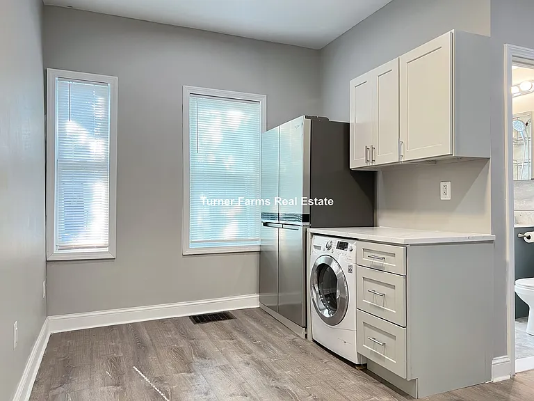 150 5th St #11 — Photo 5
